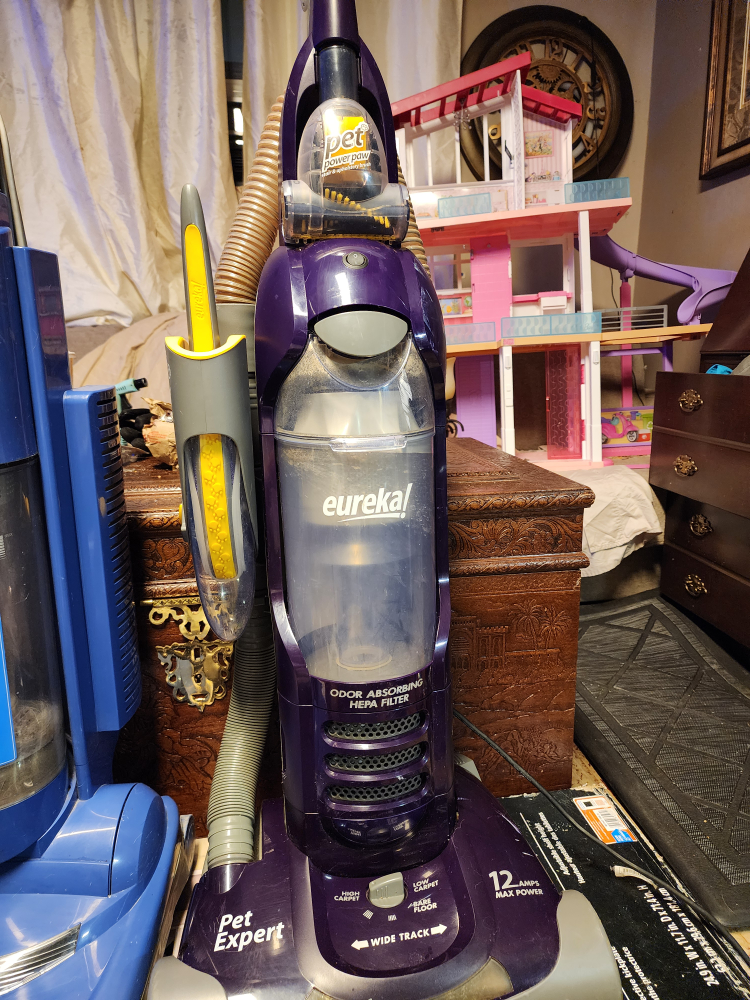 Eureka Pet Expert Upright Vacuum Cleaner