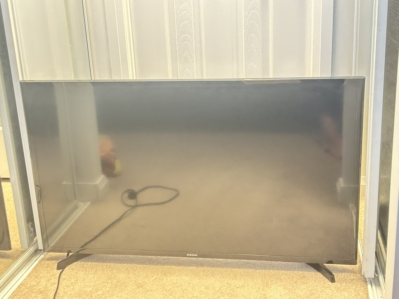 Samsung 40inch smart TV  excellant condition - photo 2