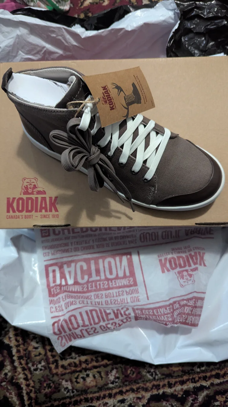 Kodiak Georgian Sneaker - Women's Size 8.5 thumbnail