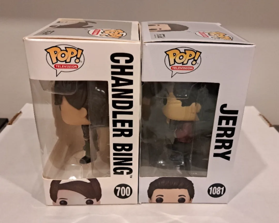 Friends 🤝 & Seinfeld 🎤 Funko Pop! Chandler Bing & Jerry Seinfeld image indicator(2)