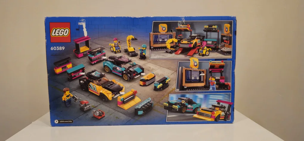 LEGO City Custom Car Garage 60389 image indicator(2)