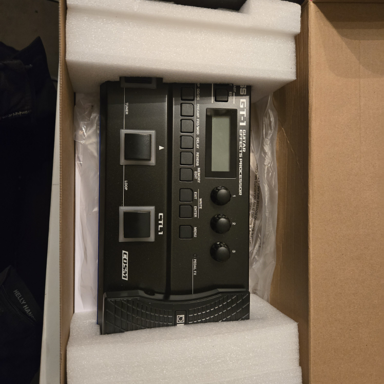 BOSS GT-1 Guitar Effects Processor - Never used. - photo 2