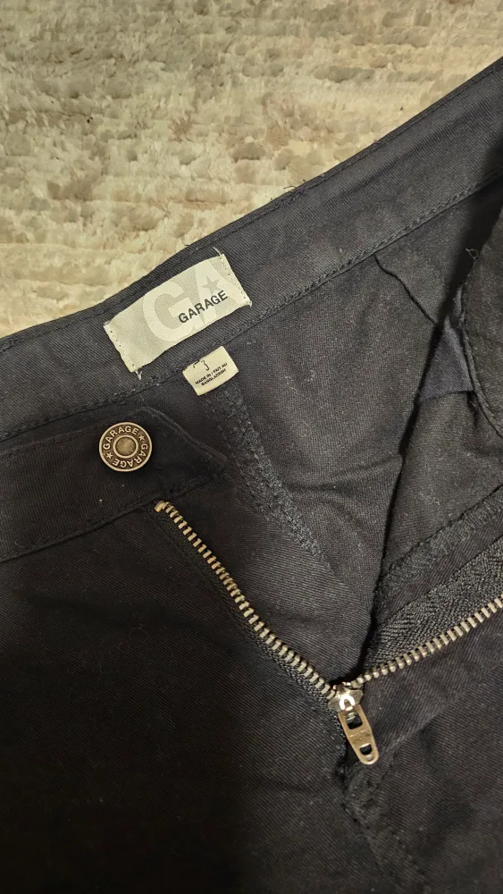 Garage Black Cargo Pants - Size 3 image indicator(3)