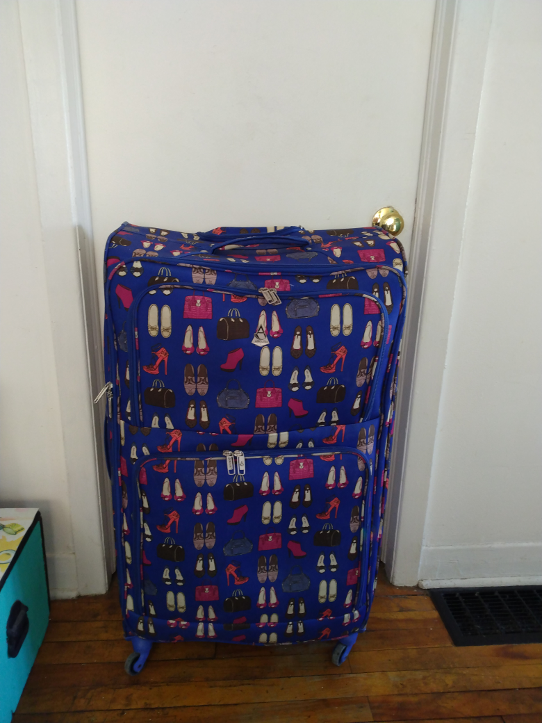 Aerolite large suitcase