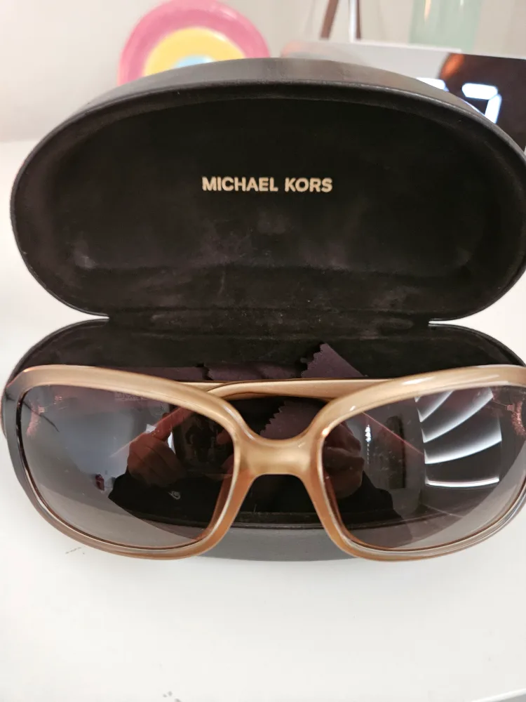 Michael Kors - Woman's Sunglasses image indicator(2)