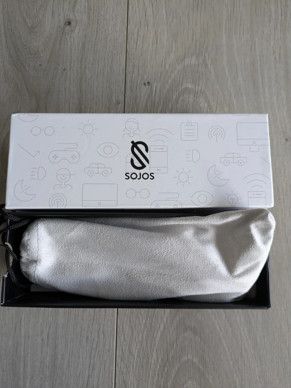 NEW Blue Light Glasses - clear cat eye frame image indicator(4)