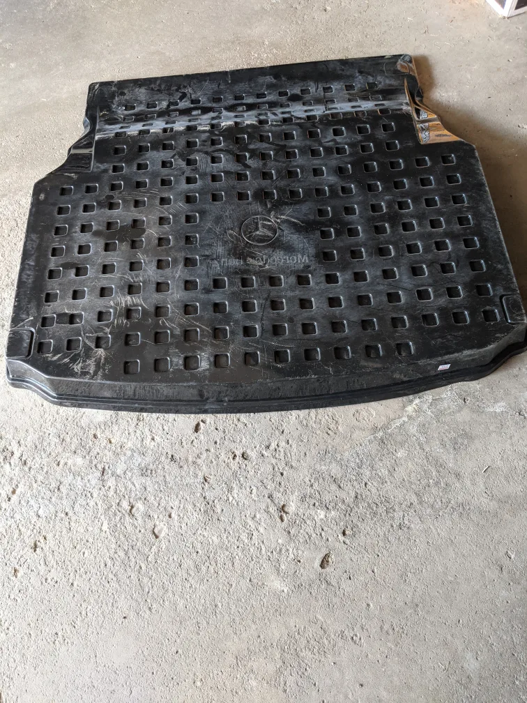 🏈 Mercedes-Benz Trunk Mat, E320 image indicator(2)