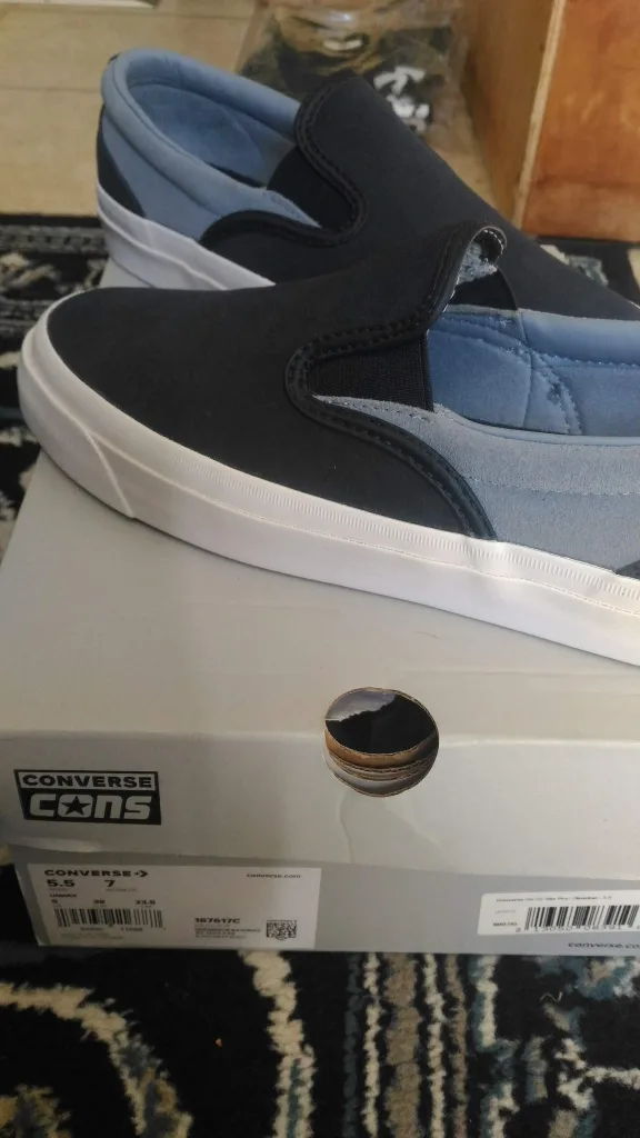 Converse CONS Unisex Slip-On Sneakers - Size 7 Women's/5.5 Men's image indicator(2)