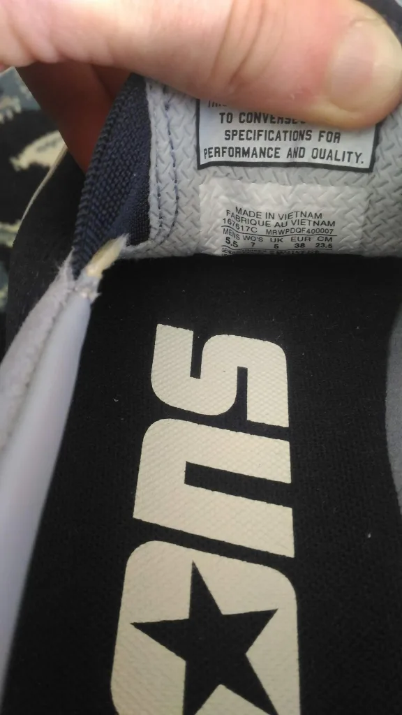 Converse CONS Unisex Slip-On Sneakers - Size 7 Women's/5.5 Men's image indicator(3)