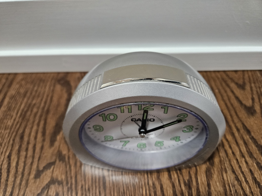 Casio Quartz Alarm Clock - photo 3
