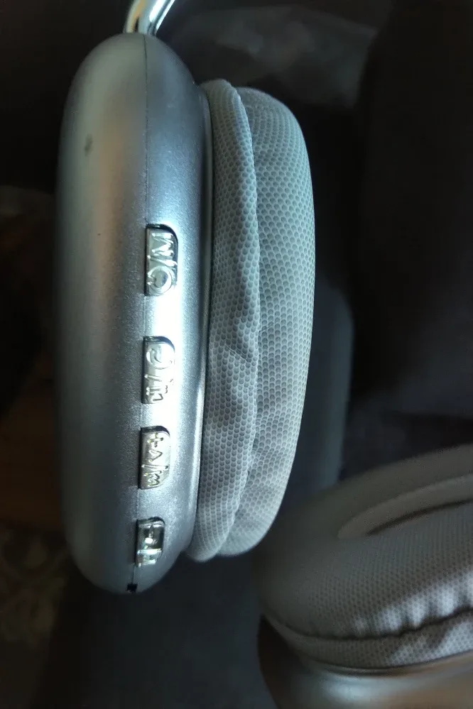 Wireless Over-Ear Headphones - Silver and White image indicator(3)