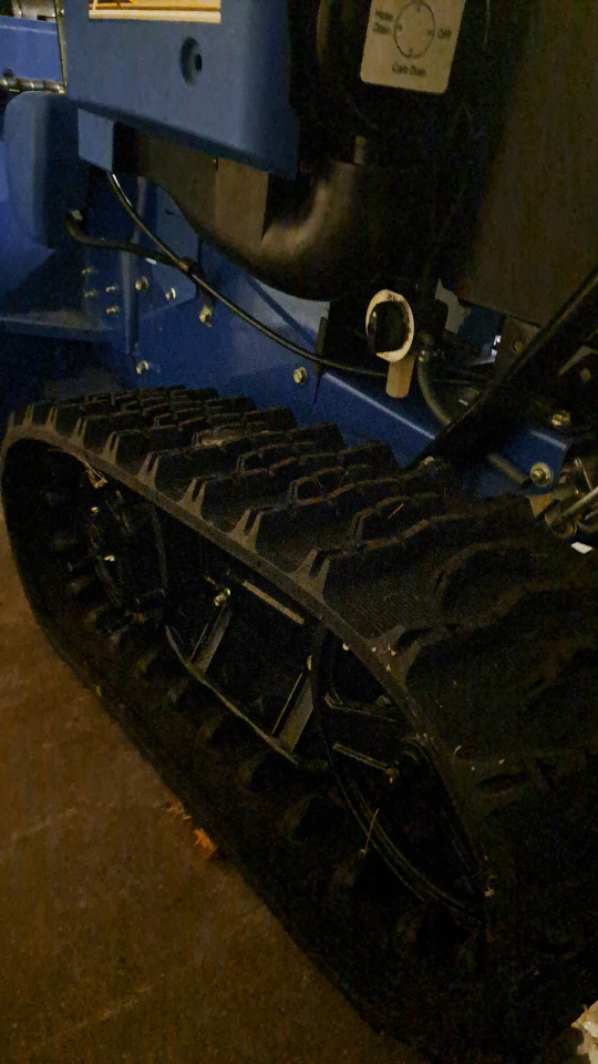 Yamaha YT1332 Track Snow blower - photo 5