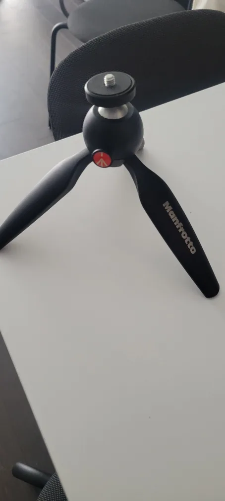 Like New Sony ZV1 Vlogging Camera and equipment image indicator(10)