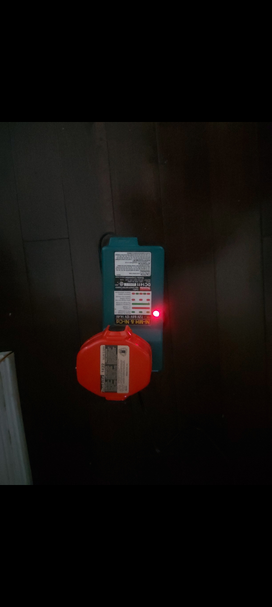 Makita DC1411 Charger for Ni-MH & Ni-Cd Batteries - photo 2