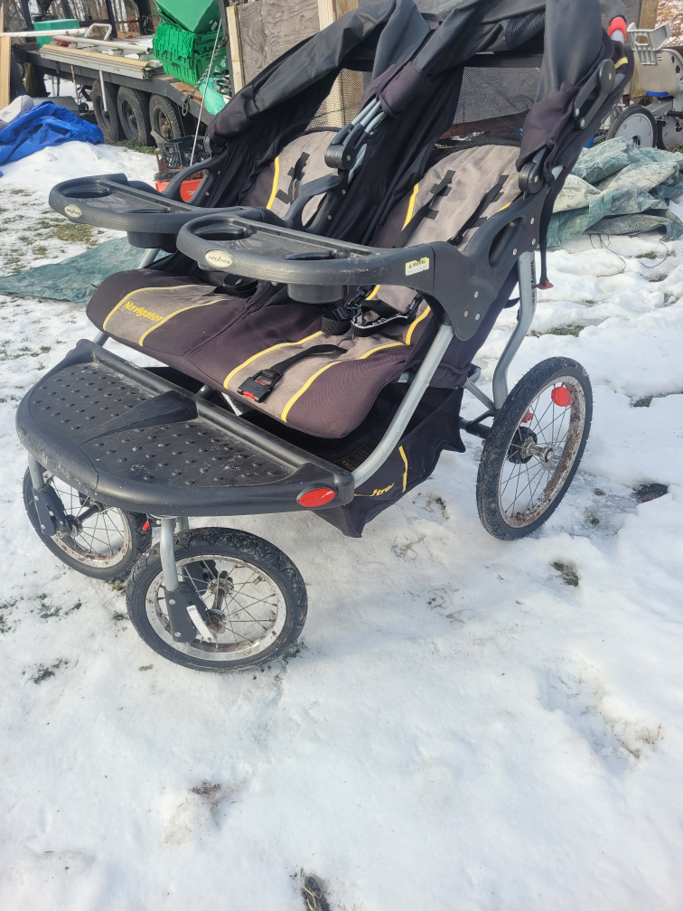 Baby Trend Navigator Double Jogging Stroller - photo 3