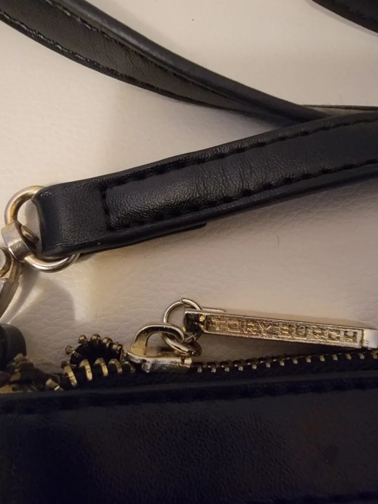 🏈Tory Burch Black Nylon Crossbody Bag image indicator(4)