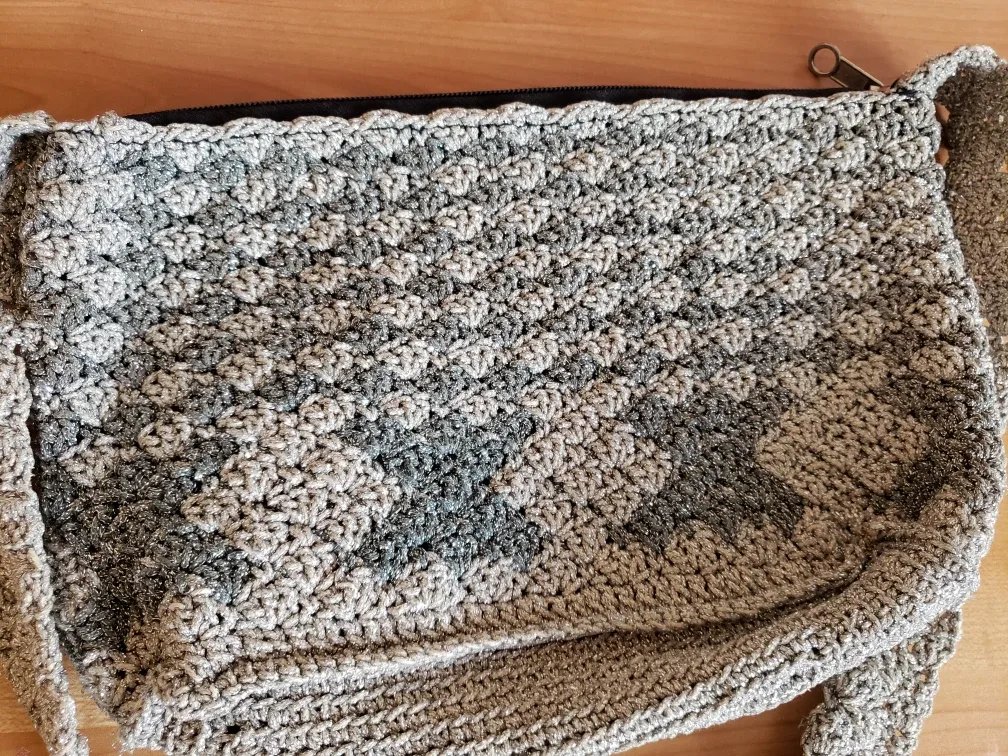 Handmade Crochet Shoulder Bag image indicator(3)