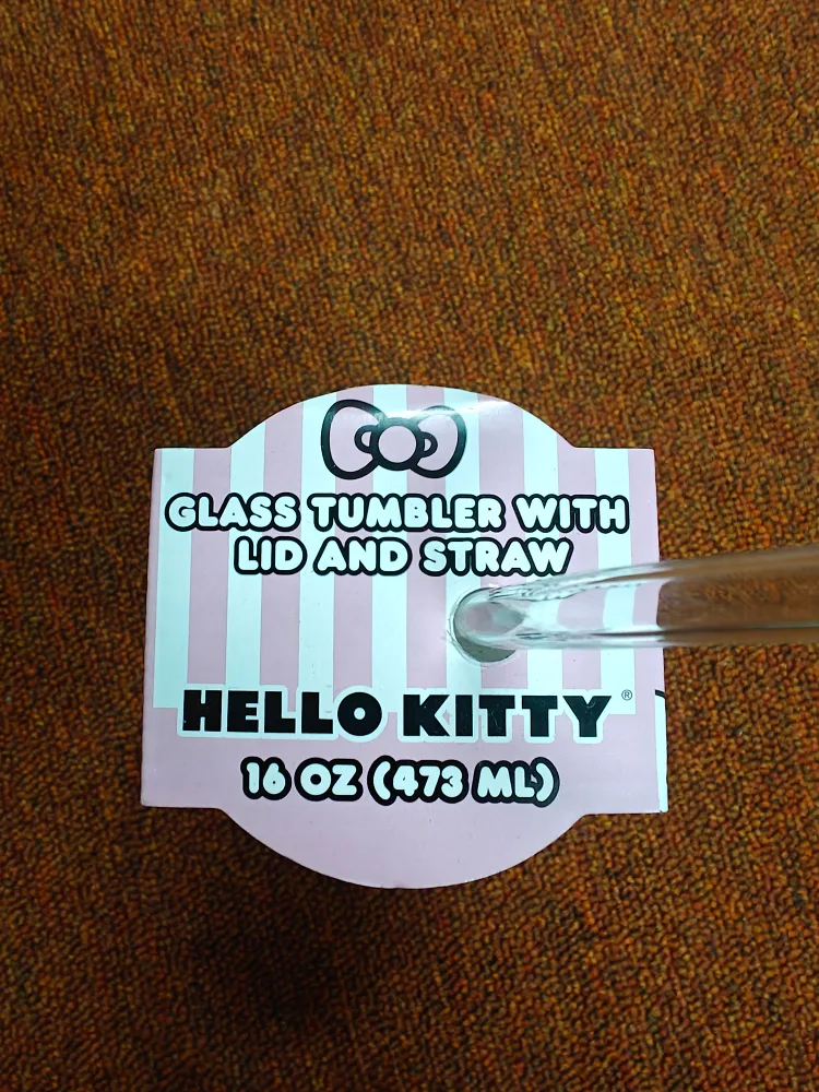 Hello Kitty Glass Tumbler with Lid and Straw image indicator(2)