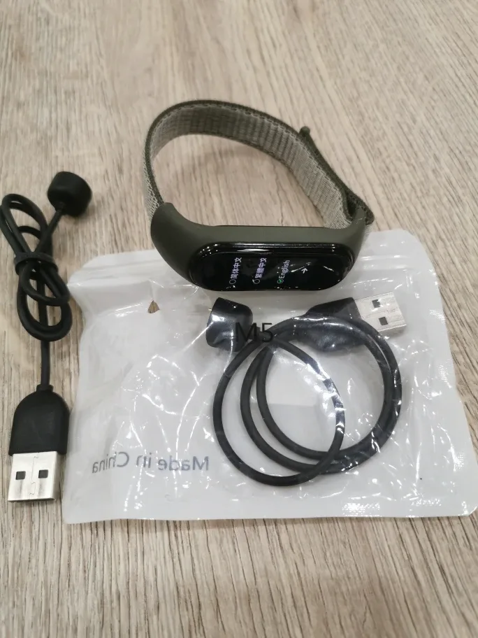Xiaomi Mi Band 5 Fitness Tracker, two chargers image indicator(2)