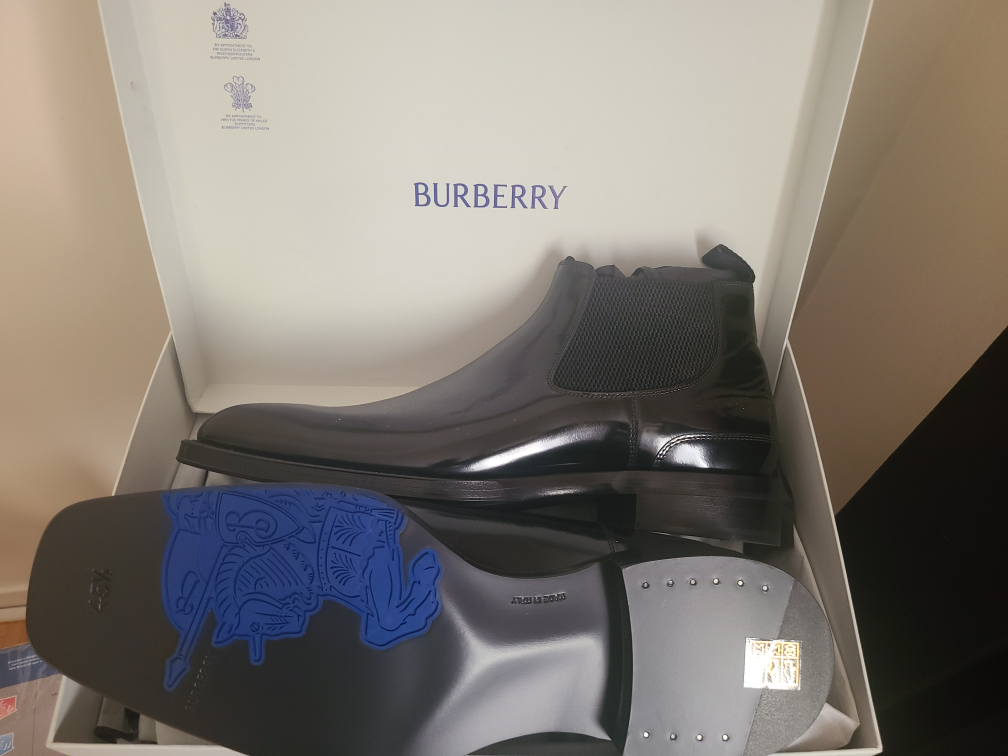 Burberry Black Leather Chelsea Boots - photo 2