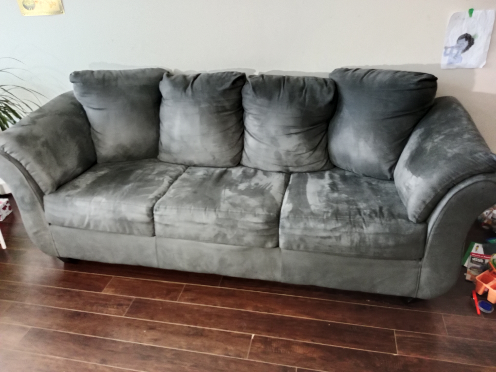 Leon's Collier Sofa - Dark Grey - Very good condition