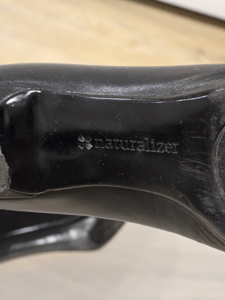 Naturalizer Black Leather Heels - EUR 36 - photo 2