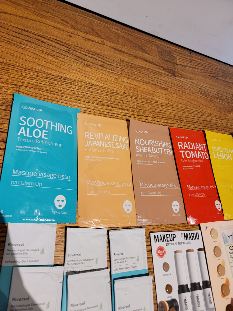 Makeup and Skincare Sample Bundle - photo 4