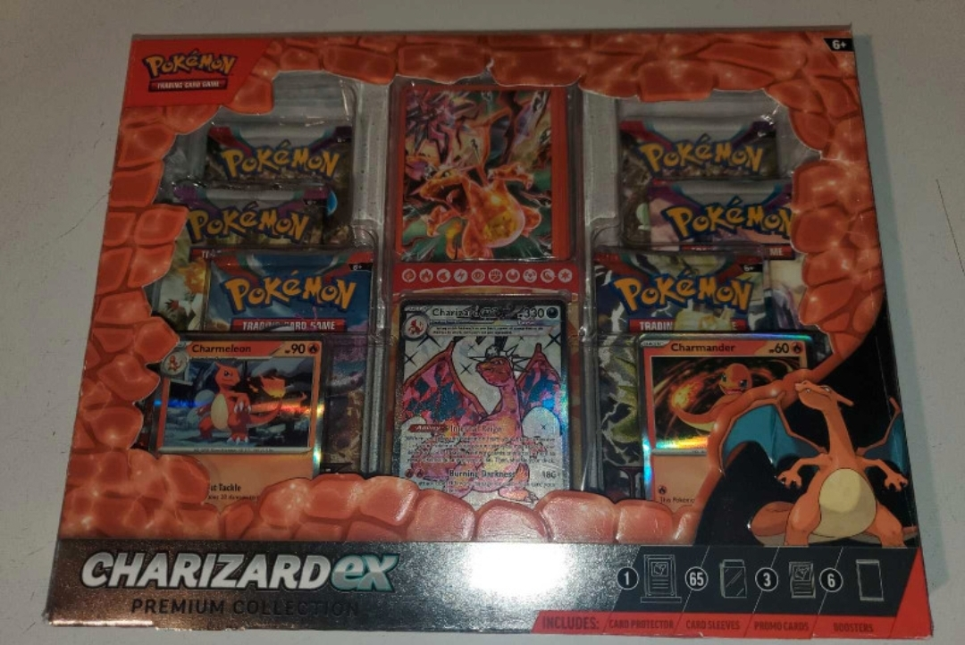 POKEMON CHARIZARD BOX SET