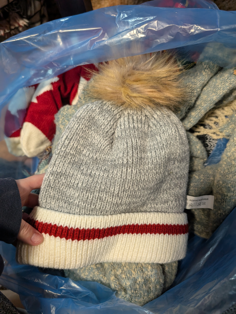 Bag of Winter Accessories - Hats, Scarves & More! - photo 5