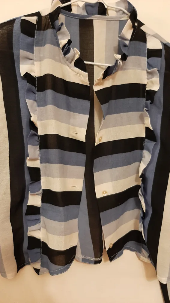 Striped cropped blouse image indicator(2)