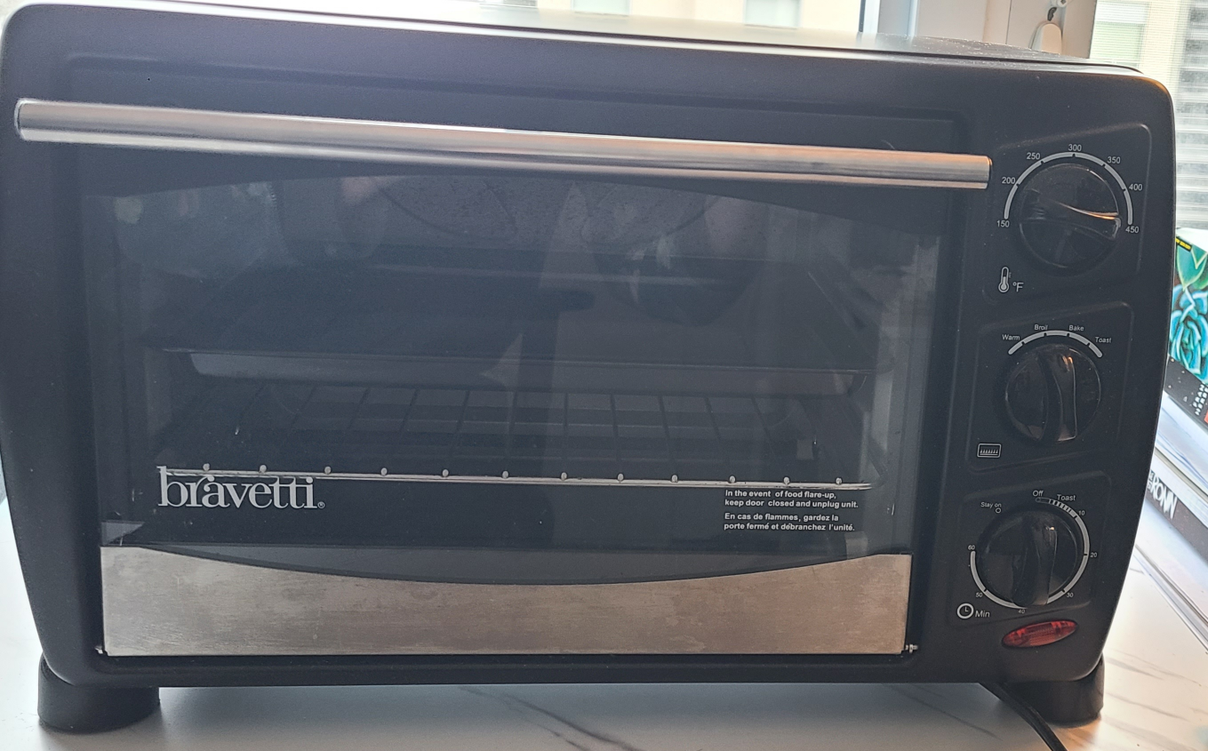 Bravetti Compact Countertop Toaster Oven - used once