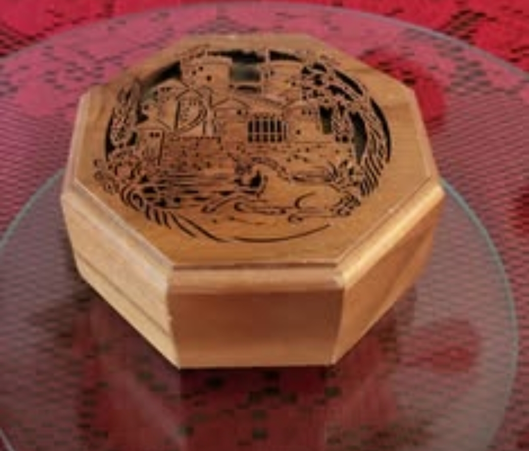 Vintage Laserwood Music Box - Unicorn and Castle Design - photo 2
