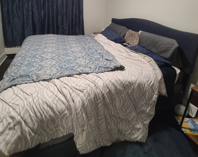 King Size California memory foam bed with memory foam pillow - photo 2