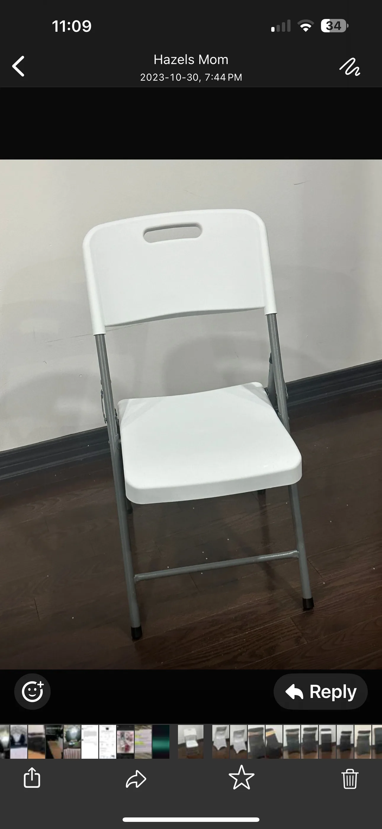 White Plastic Folding Chair image indicator(2)