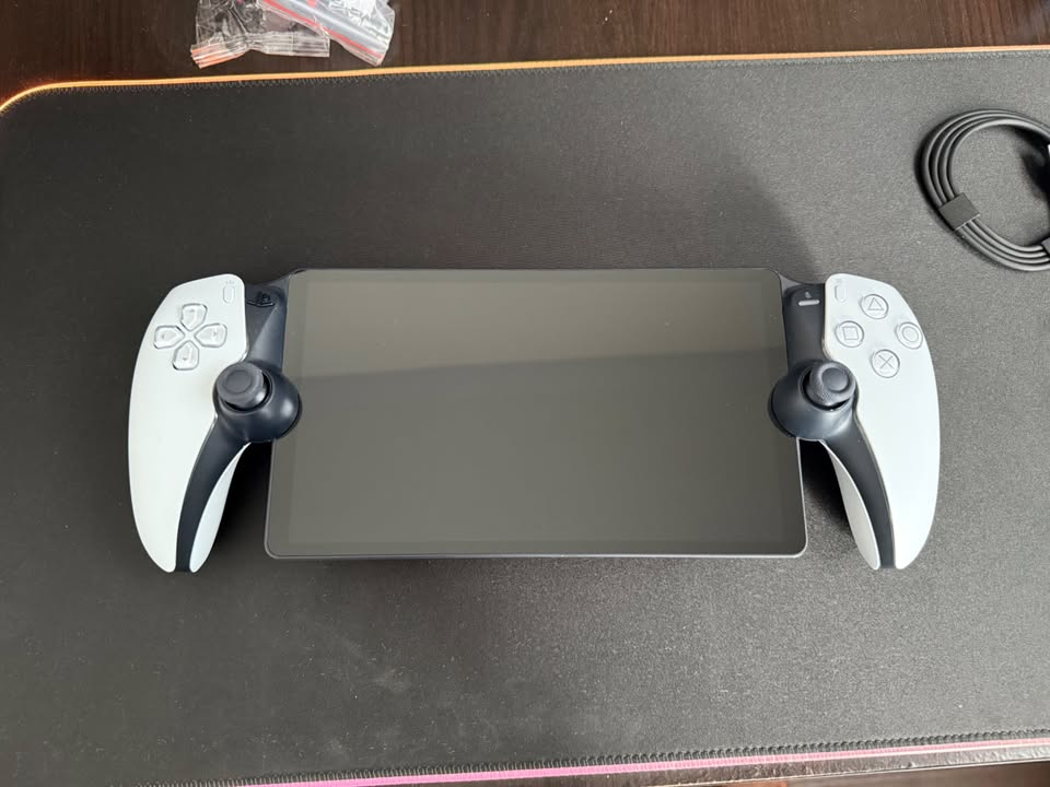 Playstation Portal Like New - photo 2