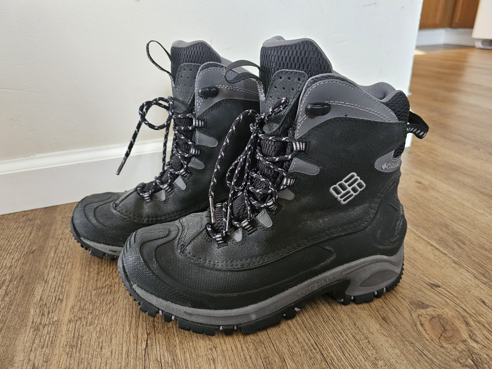Columbia Waterproof Winter Boots – Women’s Size 9