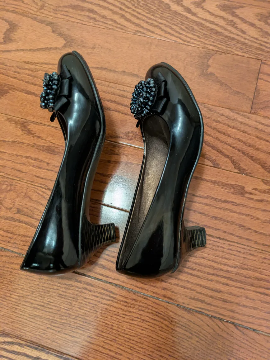 Brand New Nantong Black Patent Leather Low Heels image indicator(4)
