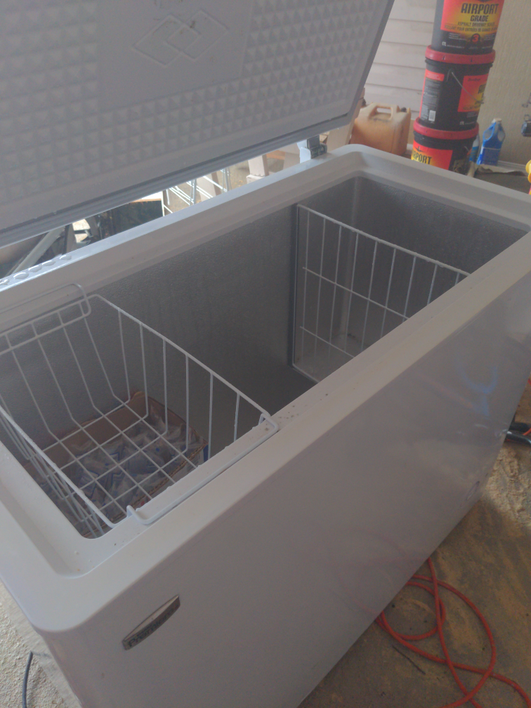 Danby chest freezer - photo 3