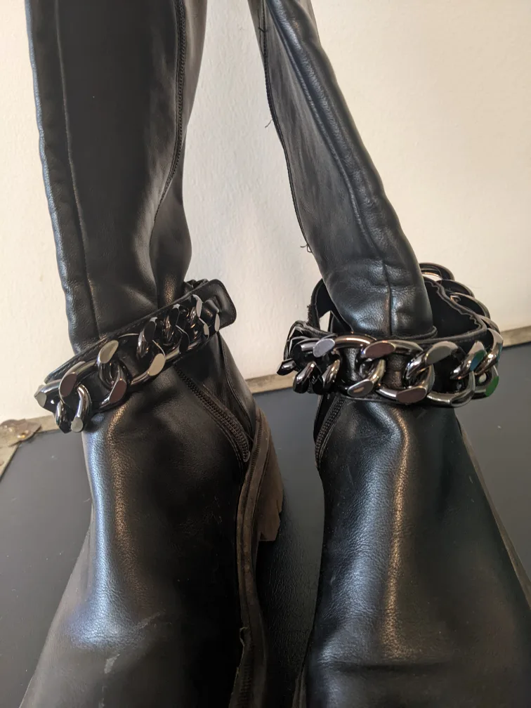 Knee High Black Combat Boots with Removable Chain image indicator(4)