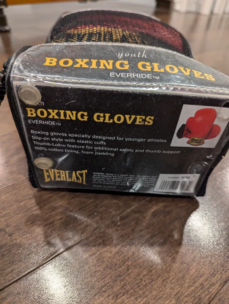 🏈 Everlast Youth Boxing Gloves - Size 9 image indicator(5)