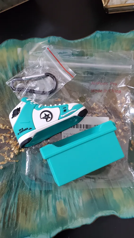 NOVASTAR AirPods Pro 2 Sneaker Case image indicator(4)