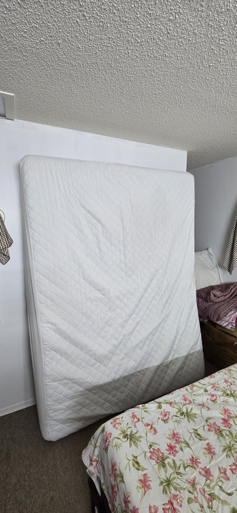 Queen Size Mattress - photo 2