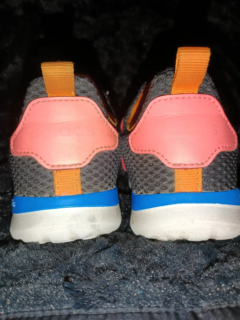 🏈 Adidas Kids' Slip-On Sneakers - Size 7 image indicator(3)