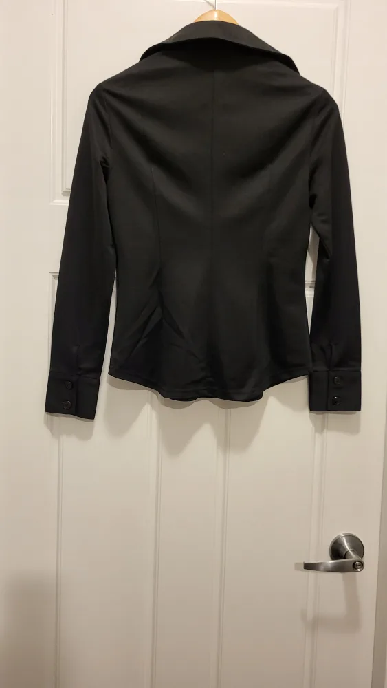 Black long-sleeve button-up blouse image indicator(2)