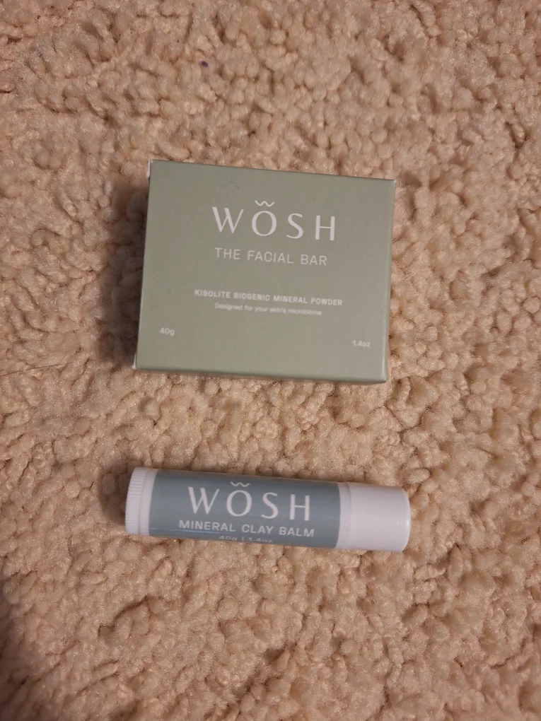 Beauty Bundle - JLo Beauty, Carolina Herrera, Rabanne image indicator(3)