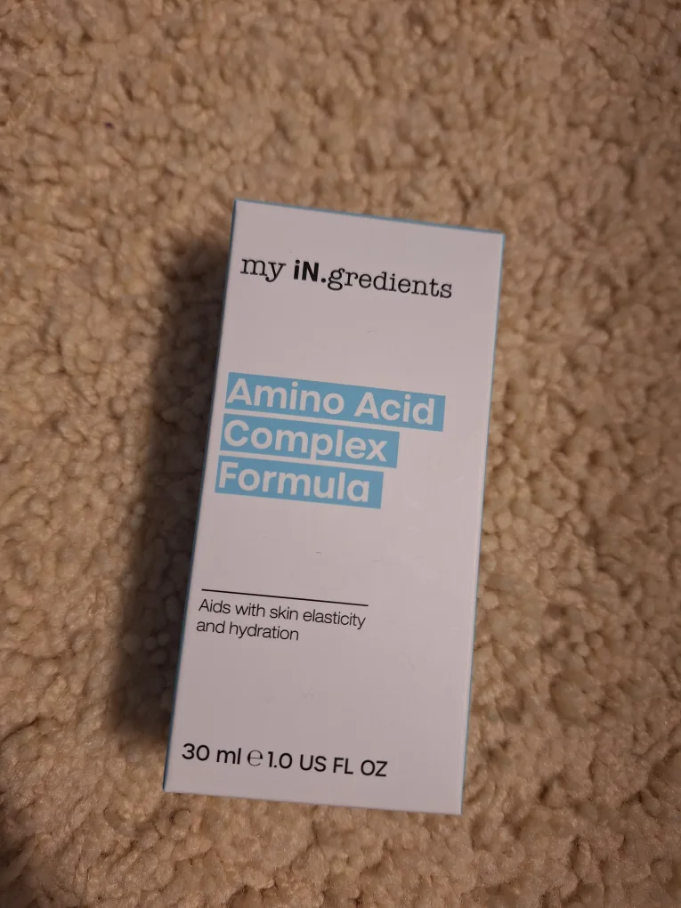 Beauty Bundle - JLo Beauty, Carolina Herrera, Rabanne image indicator(4)