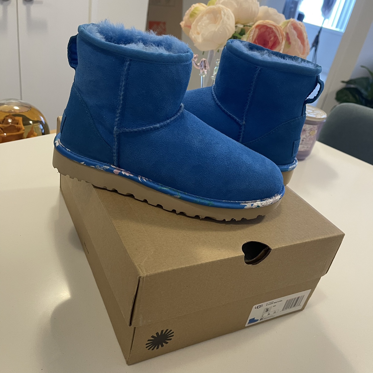 UGG’ Custom Classic Mini -Size 5