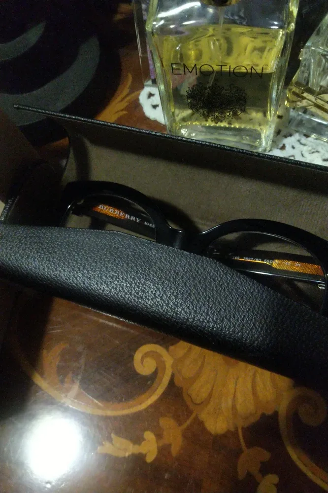 Burberry eyeglasses, black frames, with case🇮🇹 image indicator(4)