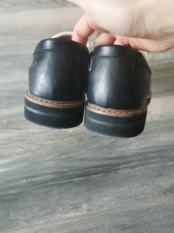 Cushionaire Women's Black and White Loafers - Size 8M image indicator(3)