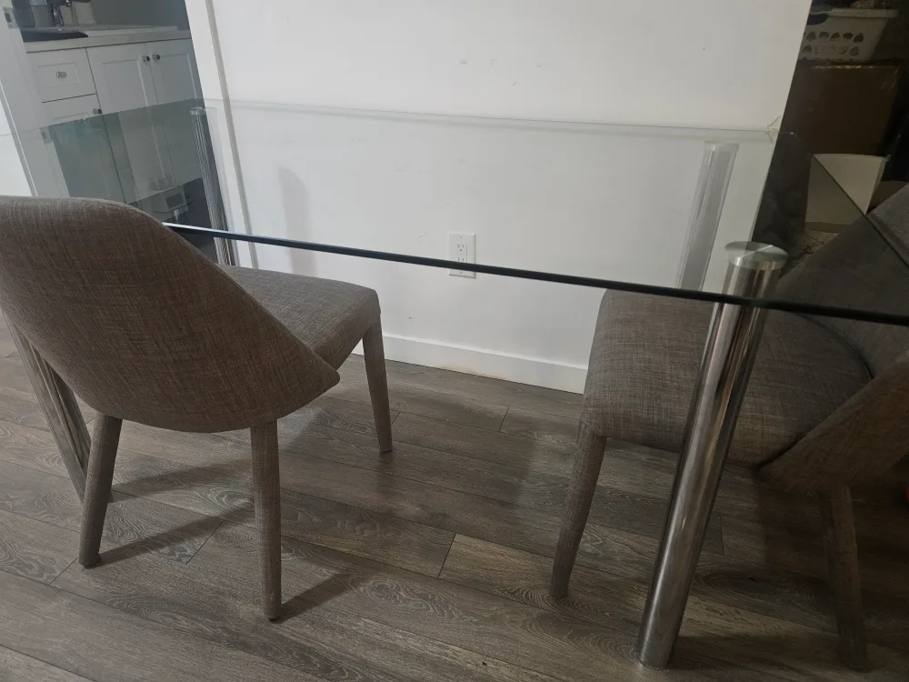 Dining table with 4 chairs image indicator(3)